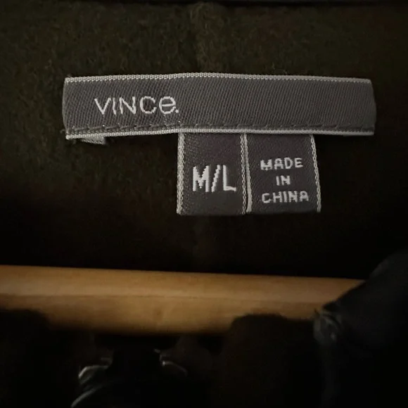 Vince Cape/Poncho - Picture 4 of 6